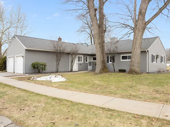 144 Horseshoe Dr Unit 144, Chicopee, MA 01022