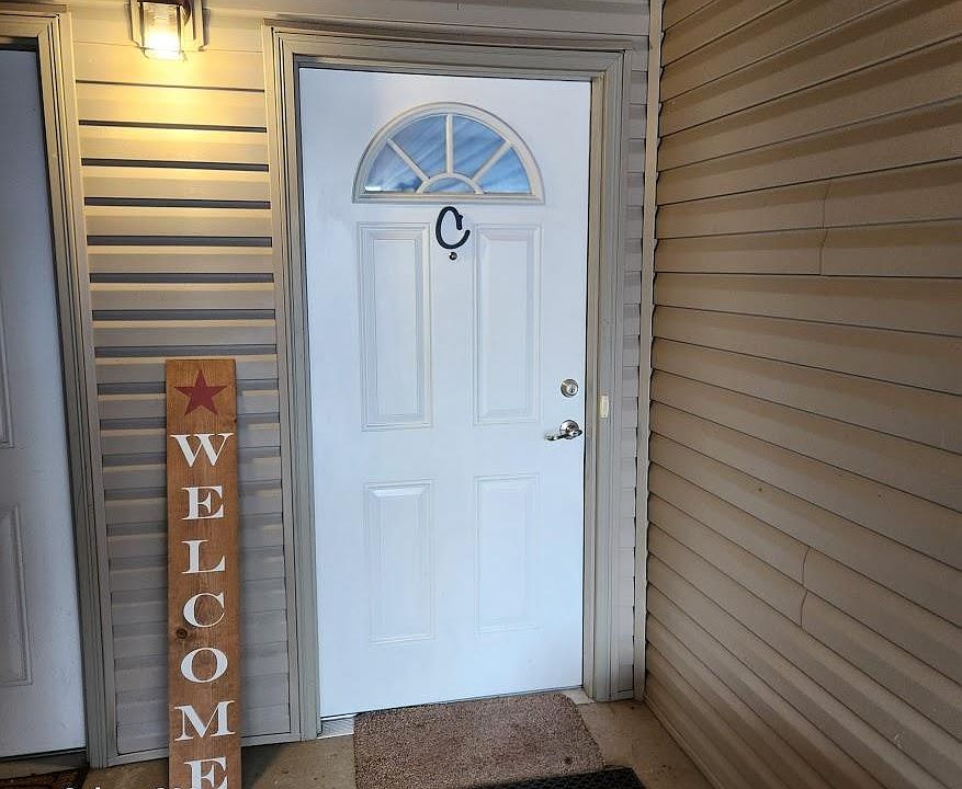 1st image of 35C Colonial Manor Dr