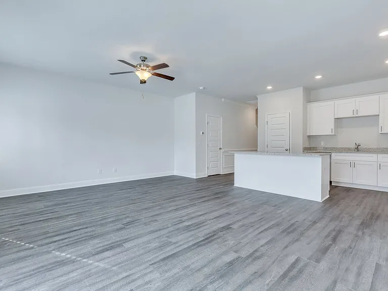 329 Governor Gwinnett Way — Photo 8