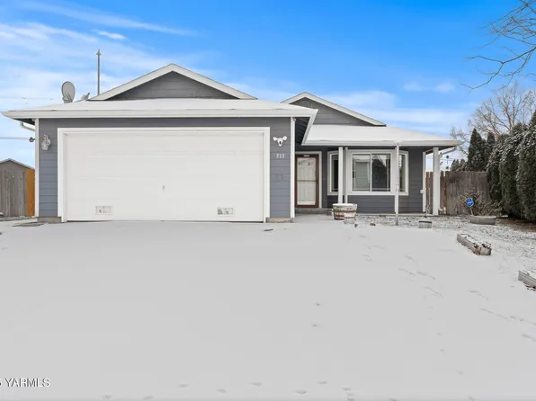 213 Nugget St, Moxee, WA 98936