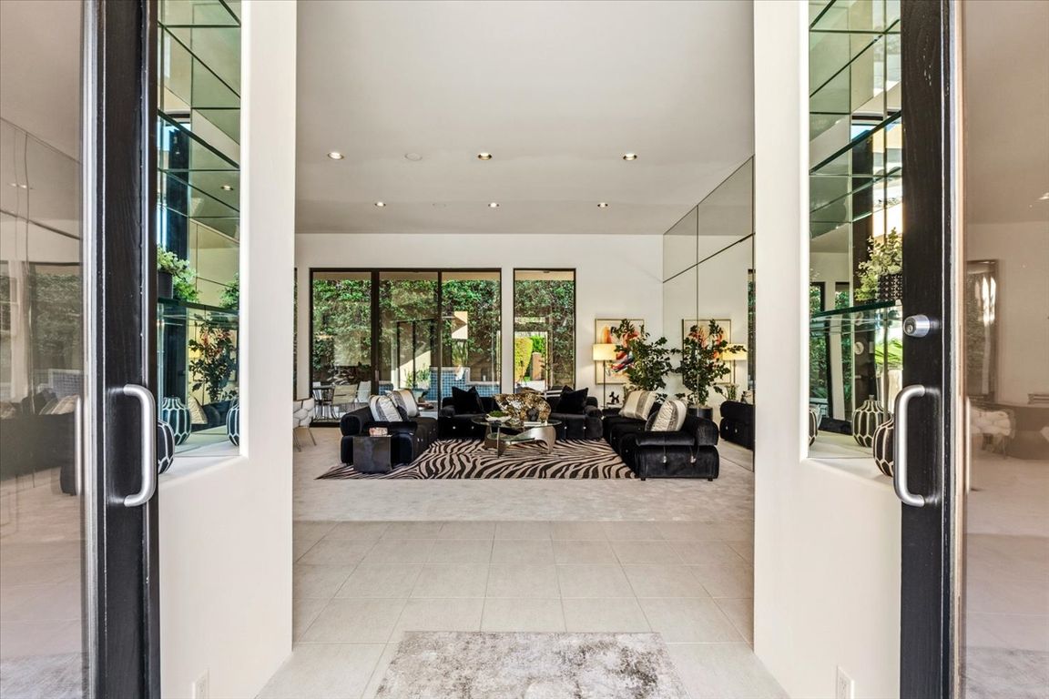 next background image