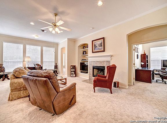 4th image of 103 Antler Cir