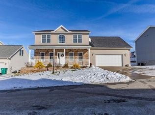 126 Landing Dr, Morgantown, WV 26508