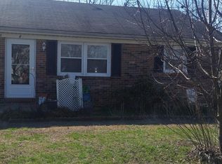 400 Edgewood Dr #B, Nicholasville, KY 40356
