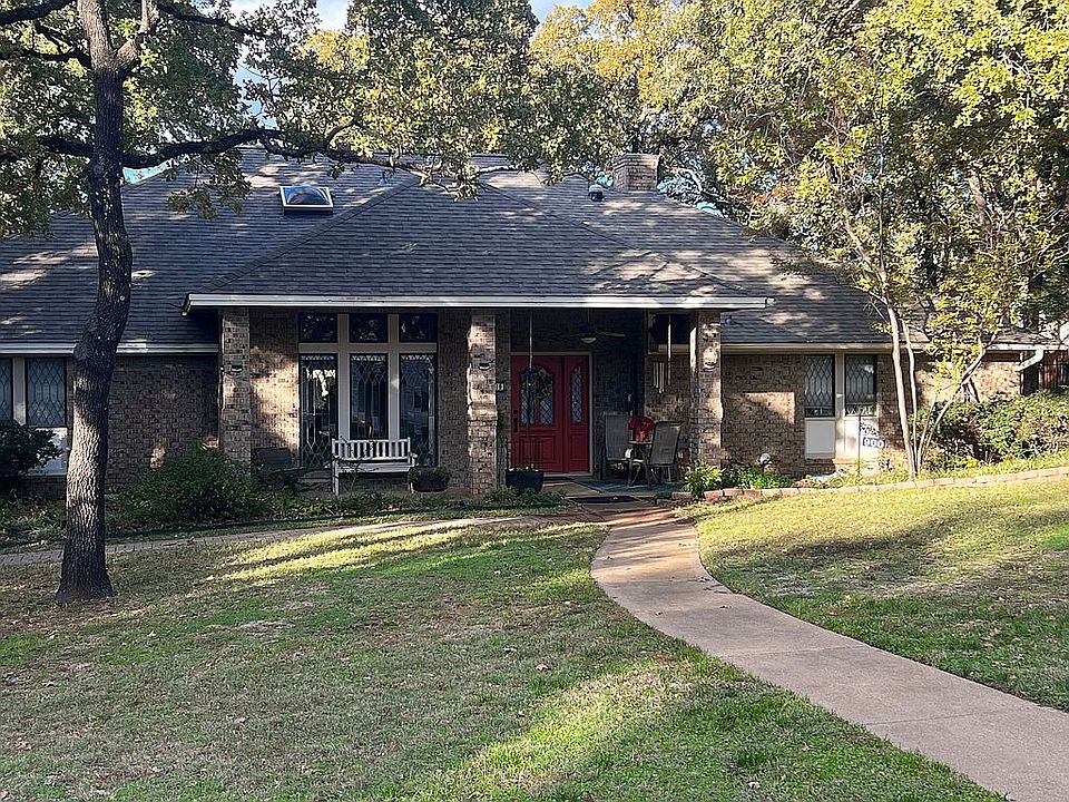 1st image of 900 Wild Wood Ln