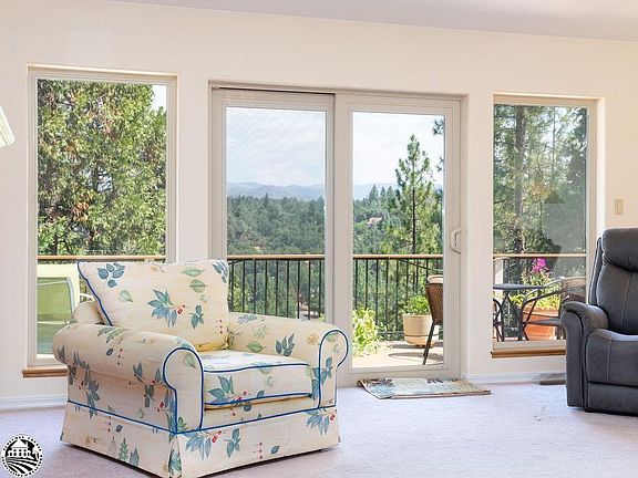 5th image of 20730 Point View Dr #208