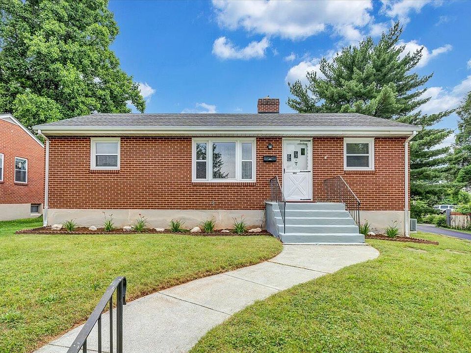 1st image of 3136 Fleetwood Ave SW
