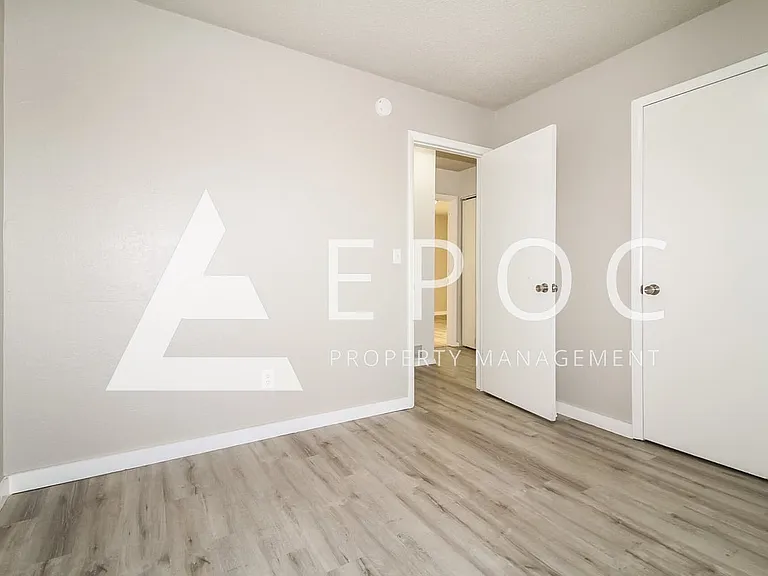 409 Woodland Dr — Photo 9