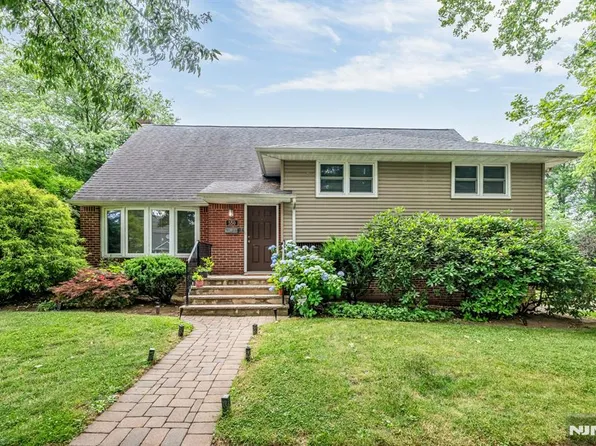 550 W Englewood Ave, Teaneck, NJ 07666