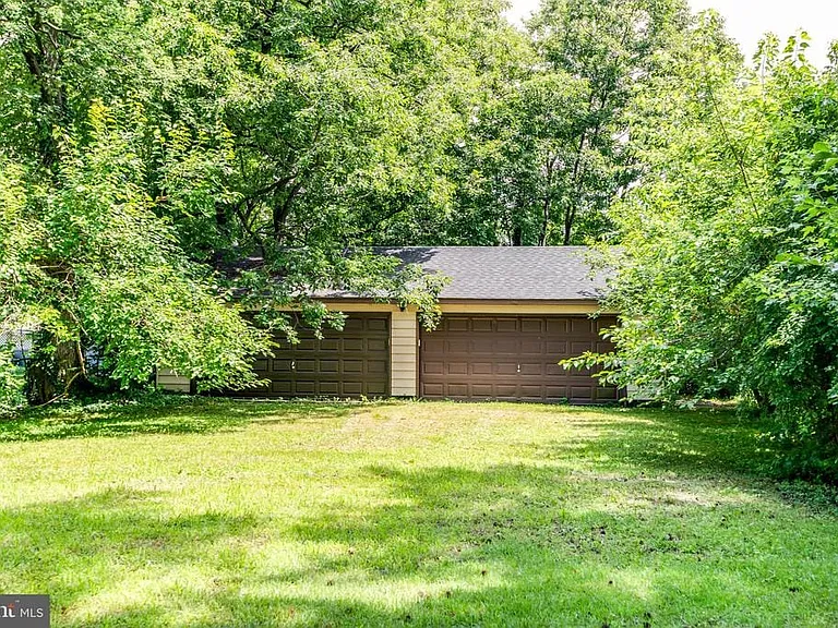 110 Weston Ave #GARAGE — Photo 3