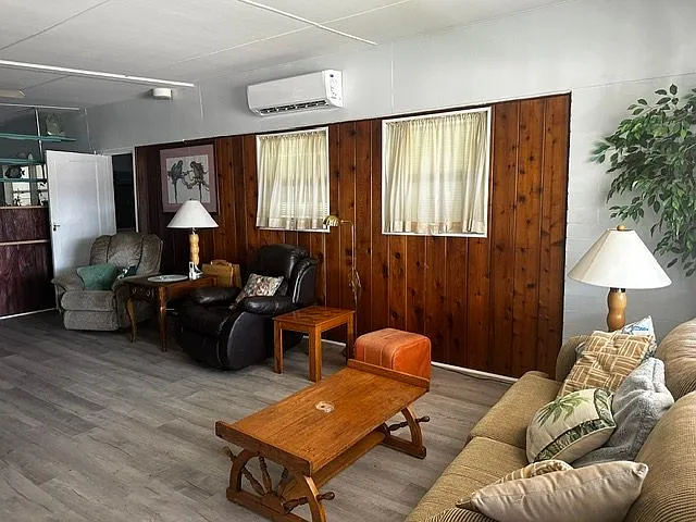 Welcome to 7 Cedar, a comfortable, fully furnished block home located in a 55+ community. — Photo 2