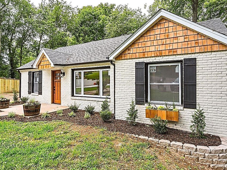 1st image of 405 Valeria Ct
