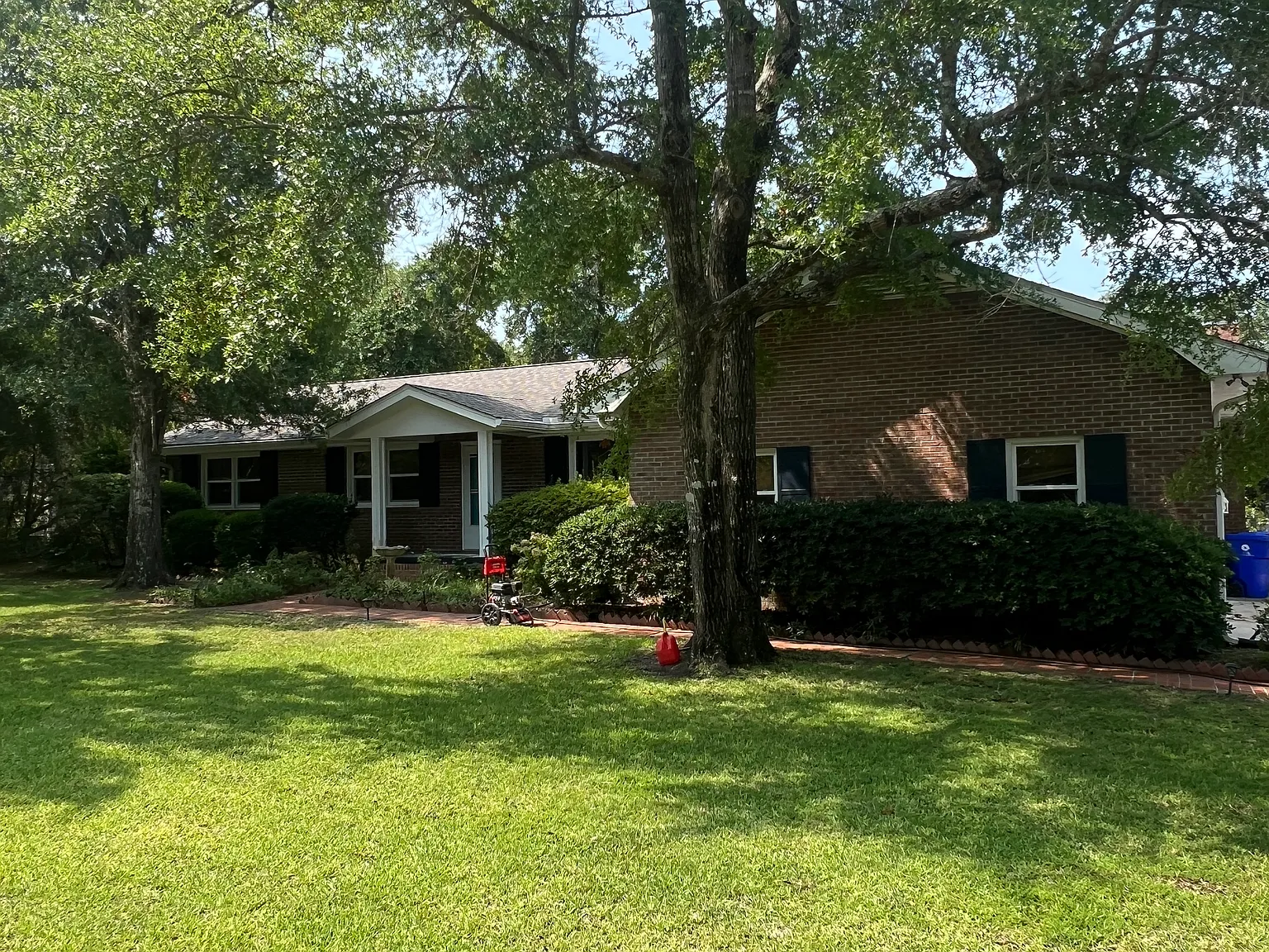 3 bed, 1720 sqft, $2,400 — Photo 2