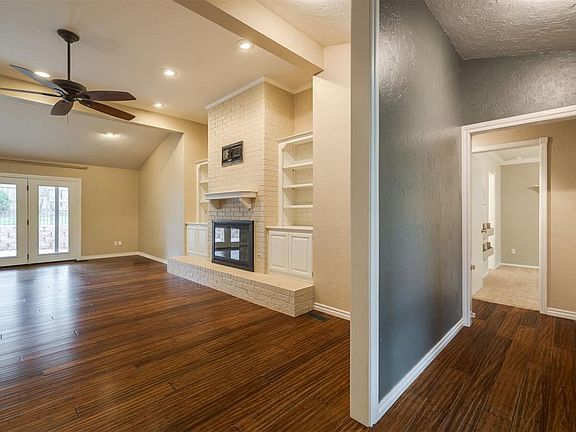 4th image of 2108 Raintree Rd