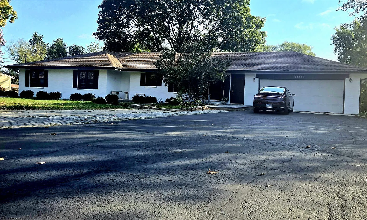 N Oplaine Rd, Libertyville — Photo 1