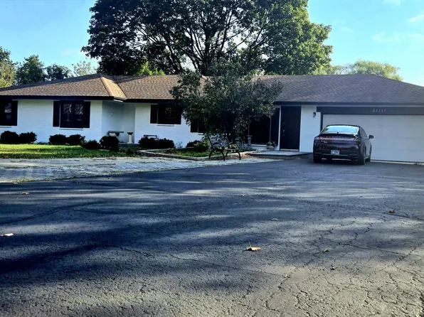 (undisclosed Address), Libertyville, IL 60048