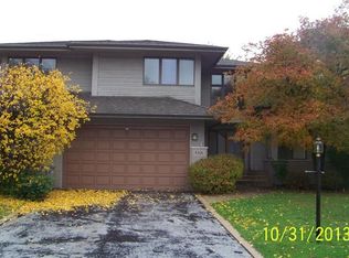 8316 Castle Dr, Munster, IN 46321