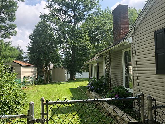 3rd image of 65 Holly Dr
