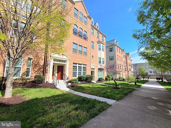2nd image of 15103 Leicestershire St #69