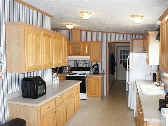 5th image of 6781 Lake Rd