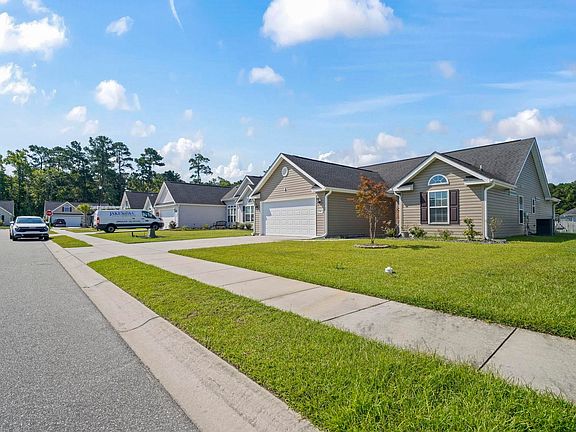 3rd image of 544 Hobie Cat Rd.