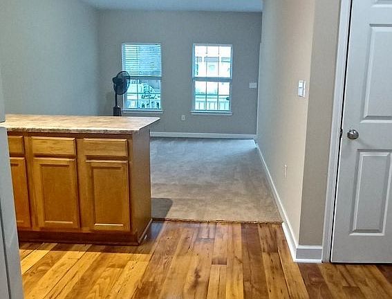 3rd image of 2421 Gladiolus St #A
