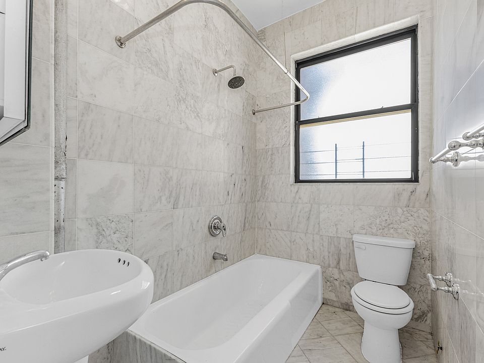 2nd image of 107 E 63rd St APT 6a