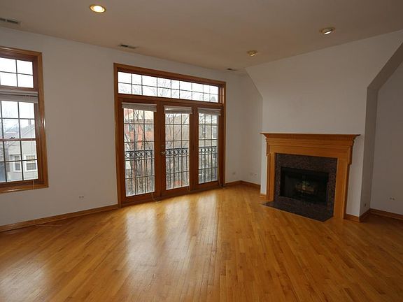 4th image of 2551 N Southport Ave #O3