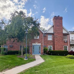 1305 Cunat Ct APT 2B, Lake In The Hills, IL, 60156