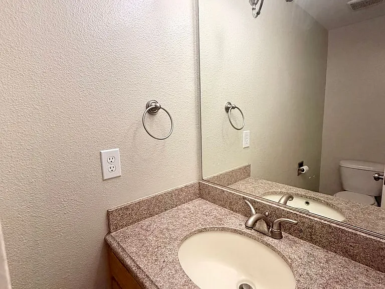 American Lake Townhomes — Photo 28