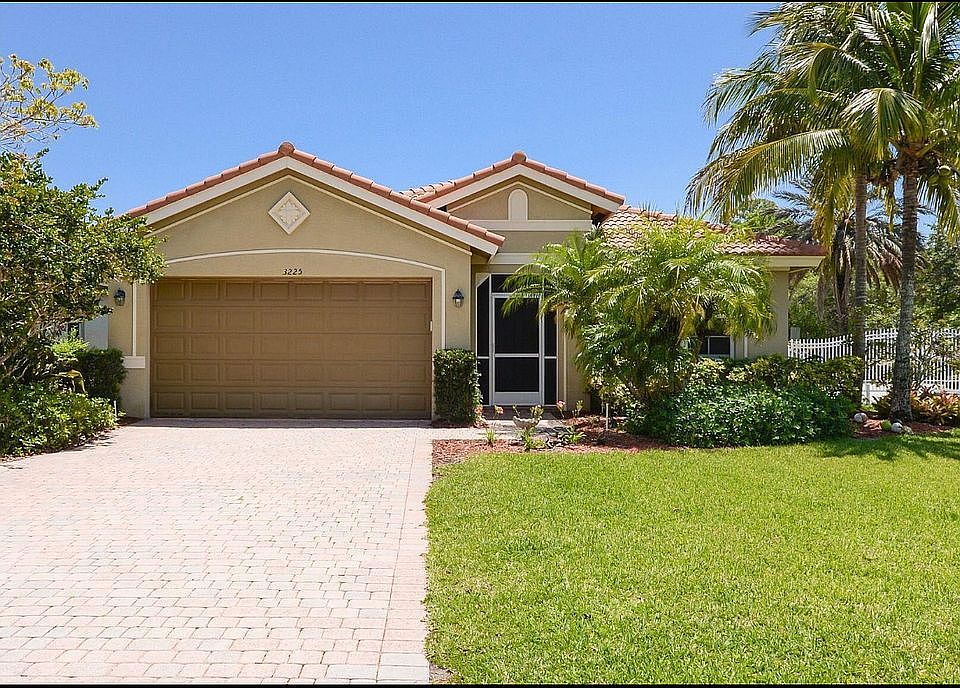 2nd image of 3225 SW Porpoise Cir S