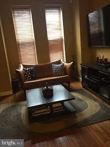 2 bed, 1.5 bath, 1064 sqft, $2,850 — Photo 3