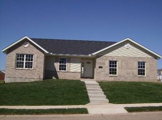 1121 Driftwood Ln, Waterloo, IL 62298