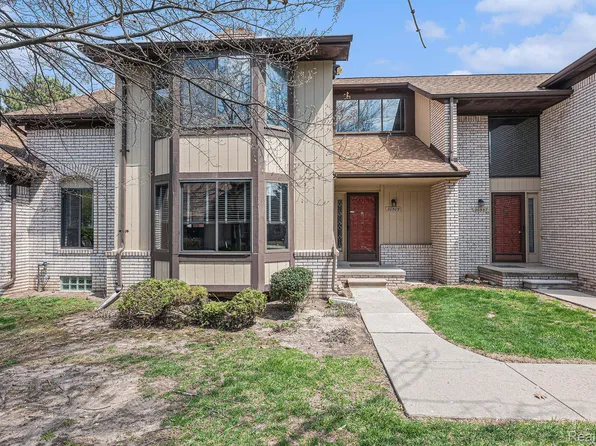 20509 Villa Grande Cir, Clinton Township, MI 48038