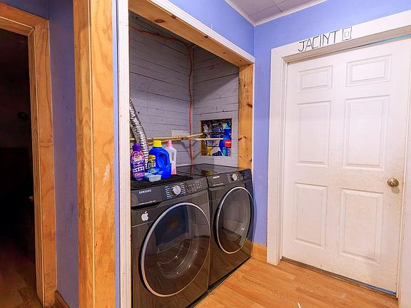 5th image of 241 E Killian St