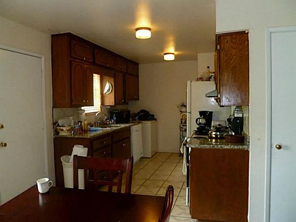 3rd image of 1114 Ashwood Dr