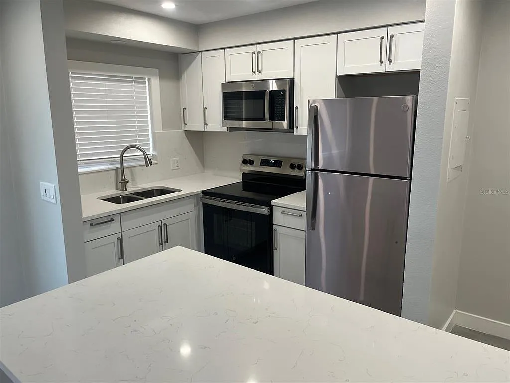 1 bed, 1.0 bath, 450 sqft, $1,750 — Photo 3