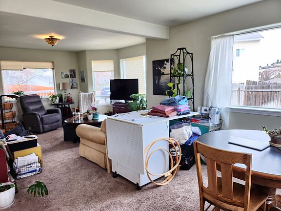 5th image of 335 Julie Dr