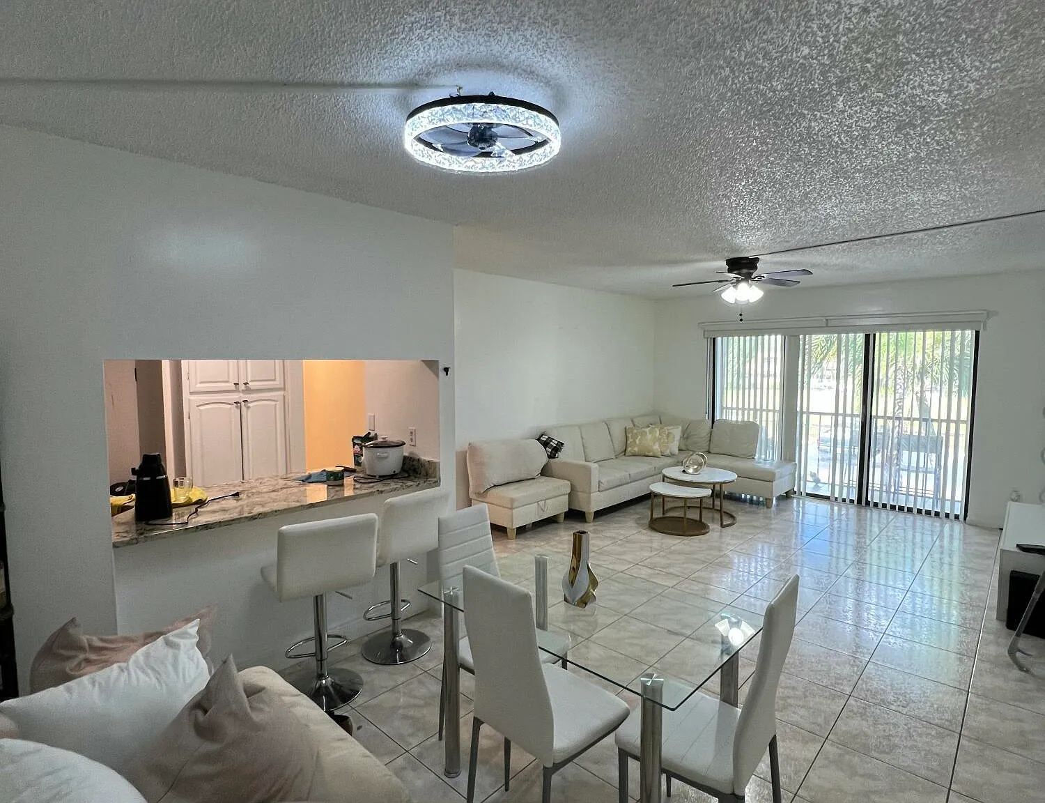 2 bed, 2.0 bath, 1064 sqft, $2,000 — Photo 4
