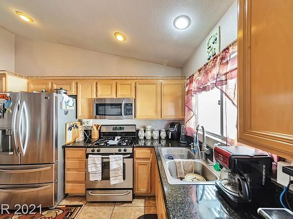 4th image of 1342 E Gary Ave