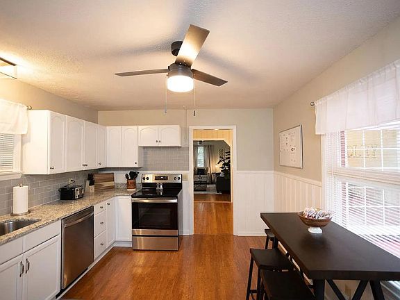 A Chef's Dream! Plenty of room to cook in this kitchen. All stainless steel appliances.