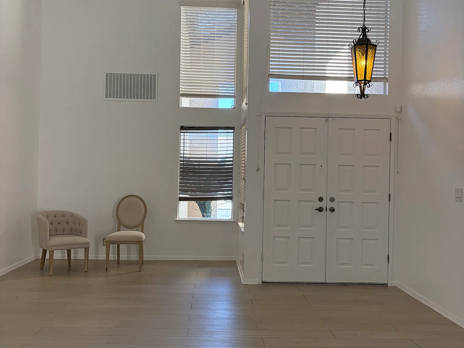 4 bed, 1750 sqft, $4,500 — Photo 3