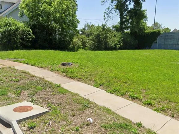 7468 Warner Ave, Saint Louis, MO 63117