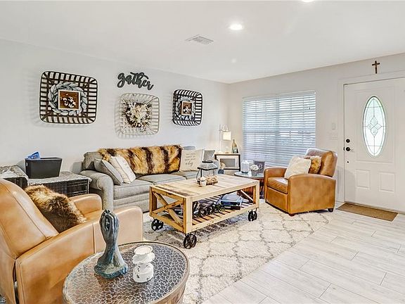 3rd image of 6241 Lancewood Way