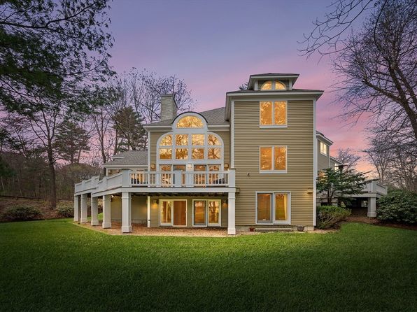 3 Choate Ln, Ipswich, MA 01938