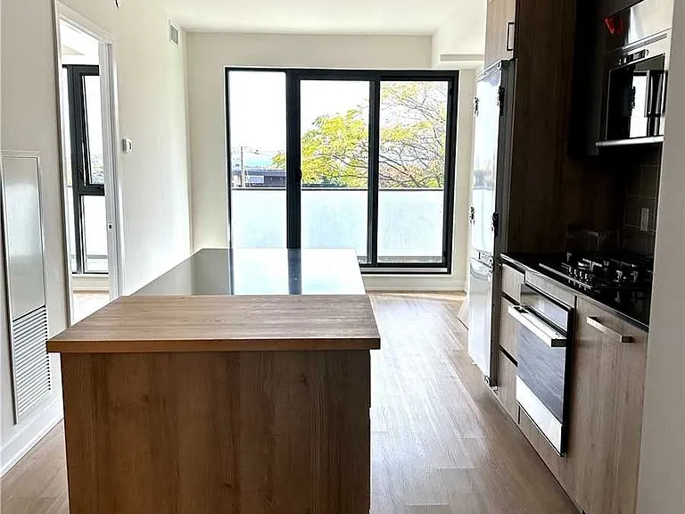430 Roncesvalles Ave #409 — Photo 2