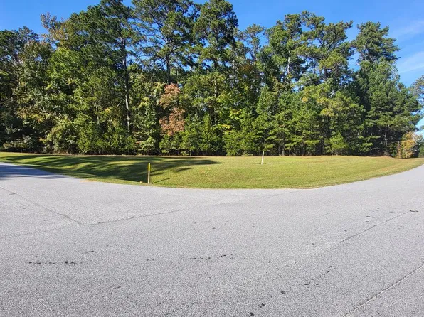 201 Lakeport Dr, Greenwood, SC 29649