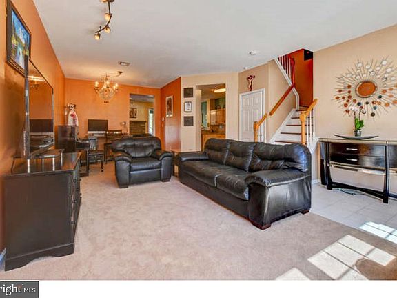 5th image of 84 Ashford Dr