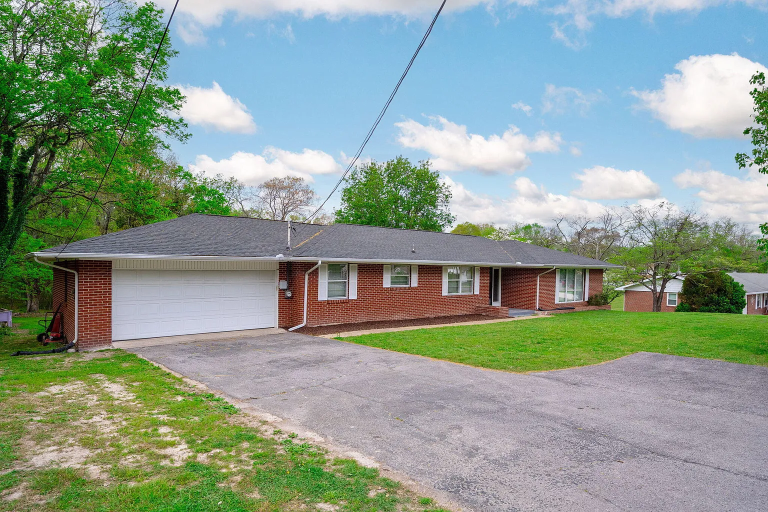 135 Jenkins Rd photo 1