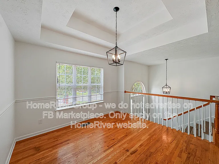 72 Elaine Dr — Photo 4